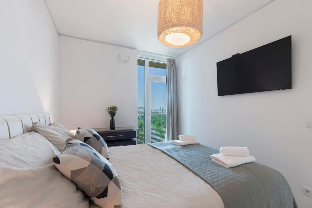 Design Apartment With Amazing View Over Vienna Exterior photo